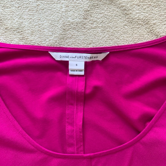 DVF Fuchsia Short Sleeve Ruched T-Shirt Dress - Picture 5 of 7